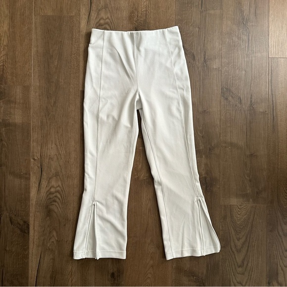 Lululemon Ribbed Softstreme Zip-Leg High-Rise Cropped Pants 25" - Size 6 - Picture 7 of 14